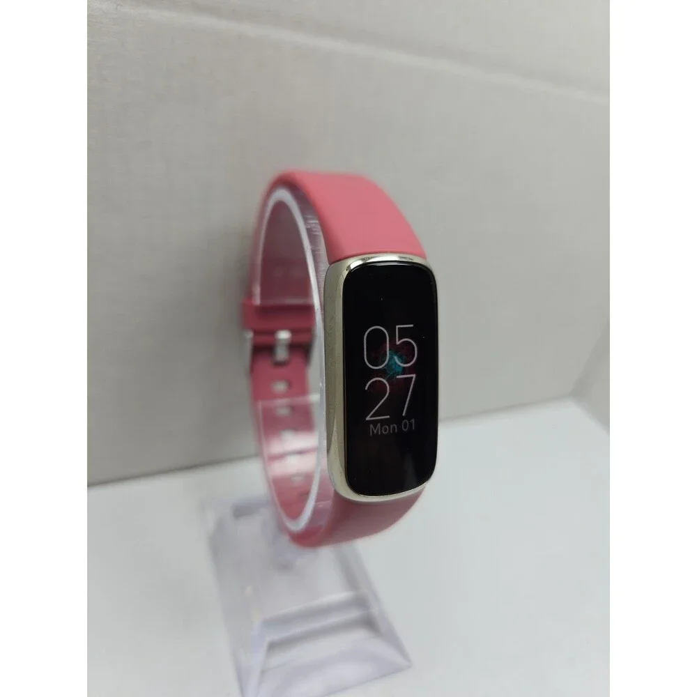 Fitbit Luxe Fitness Tracker FB422 Heart Rate Sleep Waterproof Bluetooth - Read